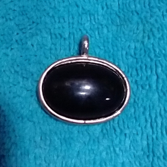 Elegant Silvertone Black Faux Onyx Pendant Necklace vintage - Picture 1 of 3